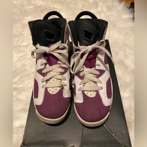 Air Jordan 6 Retro Grape/Vivid Pink (GS) Sneakers - Size 6Y